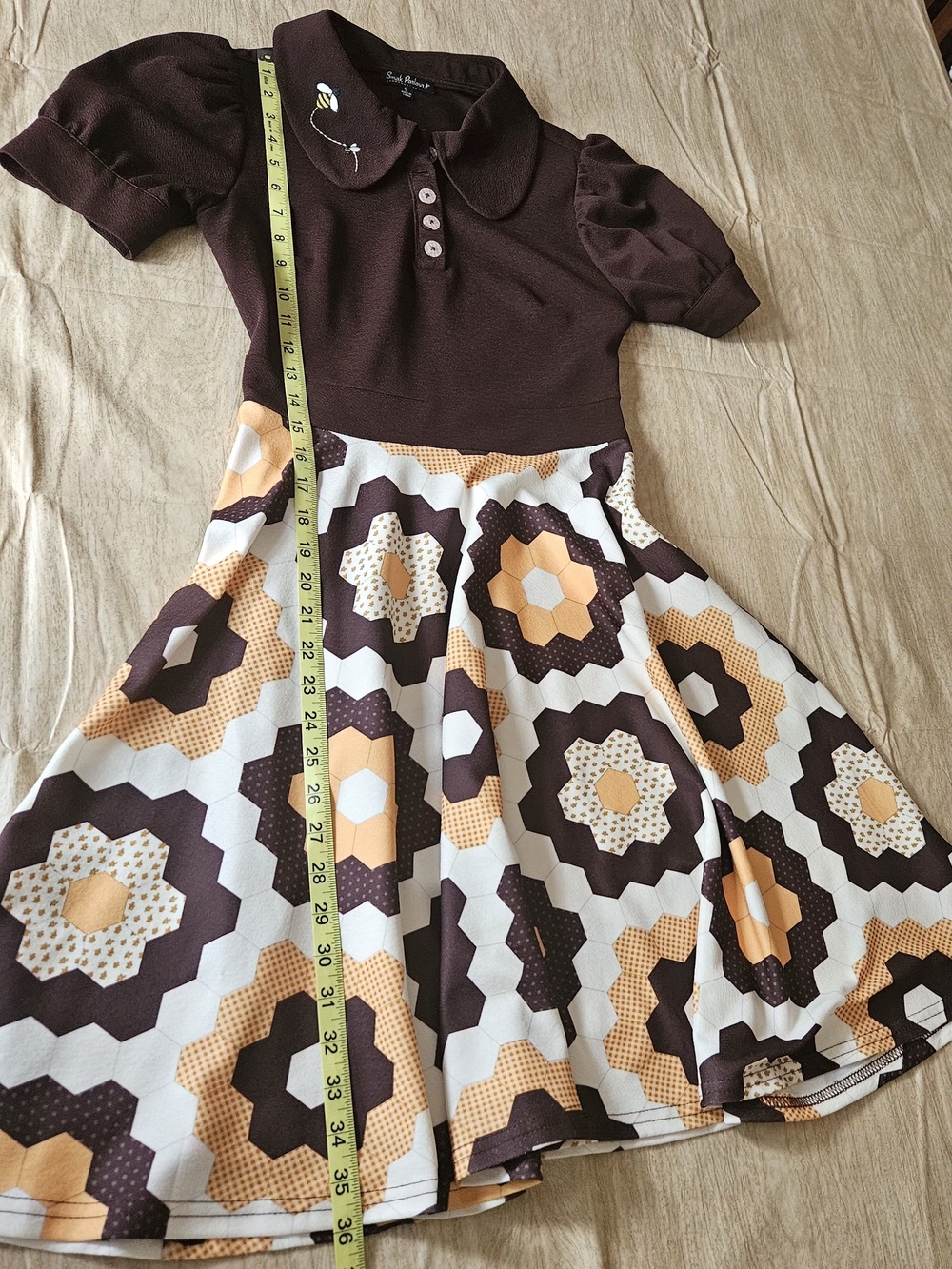 ​Smak Parlour Retro 70s Honeybee Mod Dress Brown Hexagon Honeycomb Flare Small - Picture 11 of 16